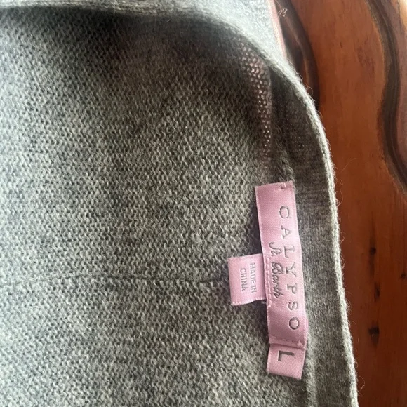 Calypso Gray Knit Sweater - Picture 1 of 4